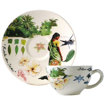 Set of 2 tea cups and saucers