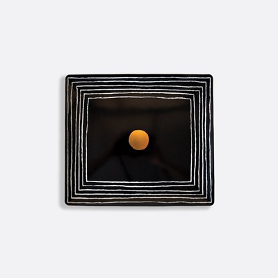 Rectangular tray