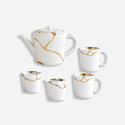 Set of 1 teapot, 2 mugs, 1 sugar bowl, 1 creamer