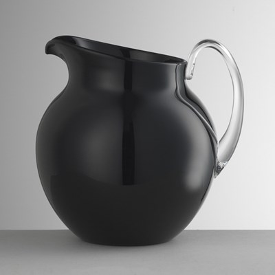 Pitcher solid black