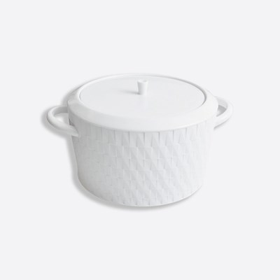 Soup tureen